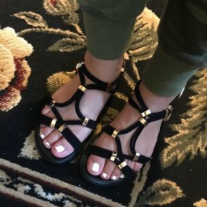 Torrid- 8W BLK- Gold stud sandals